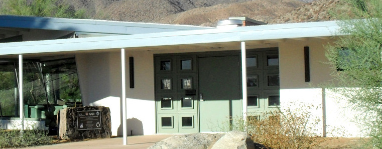 front door banner